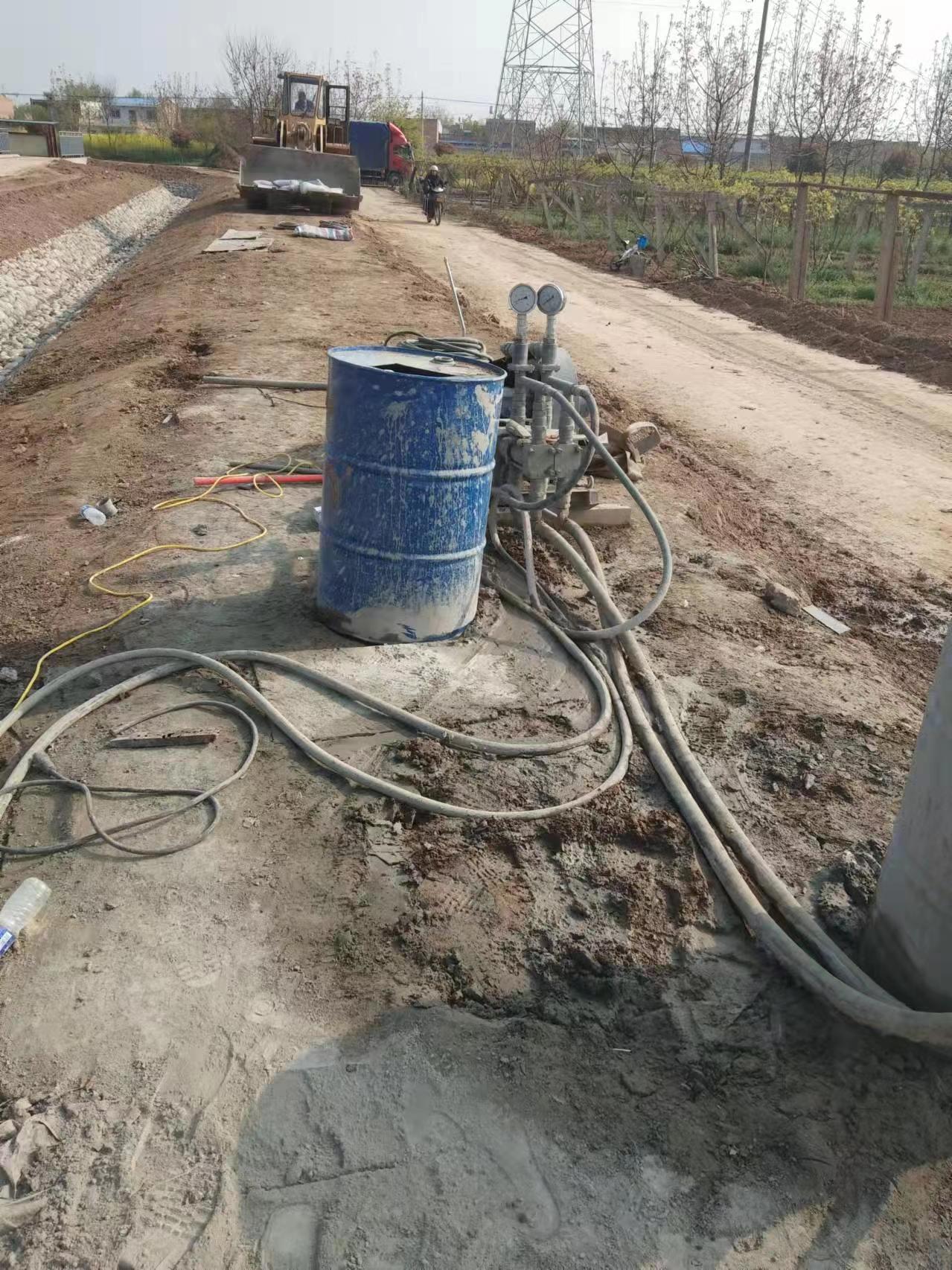 畜禽良种场顶管注浆